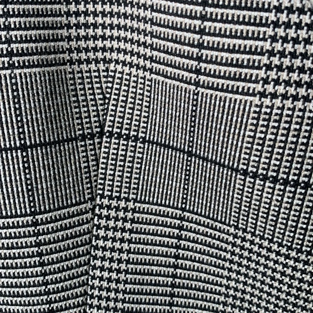 Anne Klein plaid and houndstooth print black and gray 2 piece suit size 2
